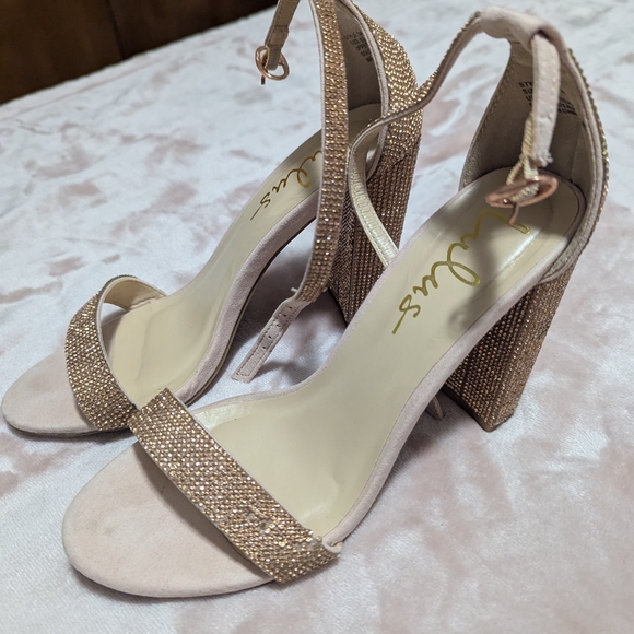 Elegant Pink Women's Heels - Picture 1 of 3